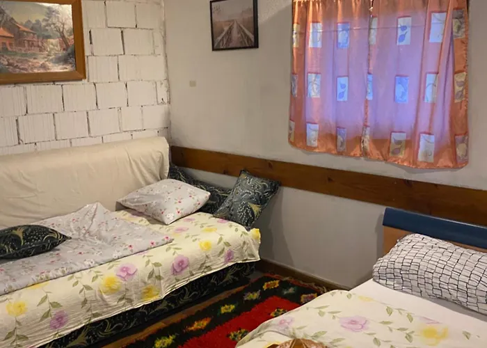 Lantställe Farma 2 Cazin